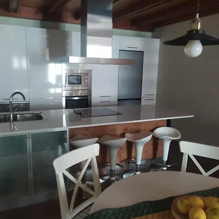 Casa De Piedra Acogedora A 2 Minutos De La Playa بيت للعطل